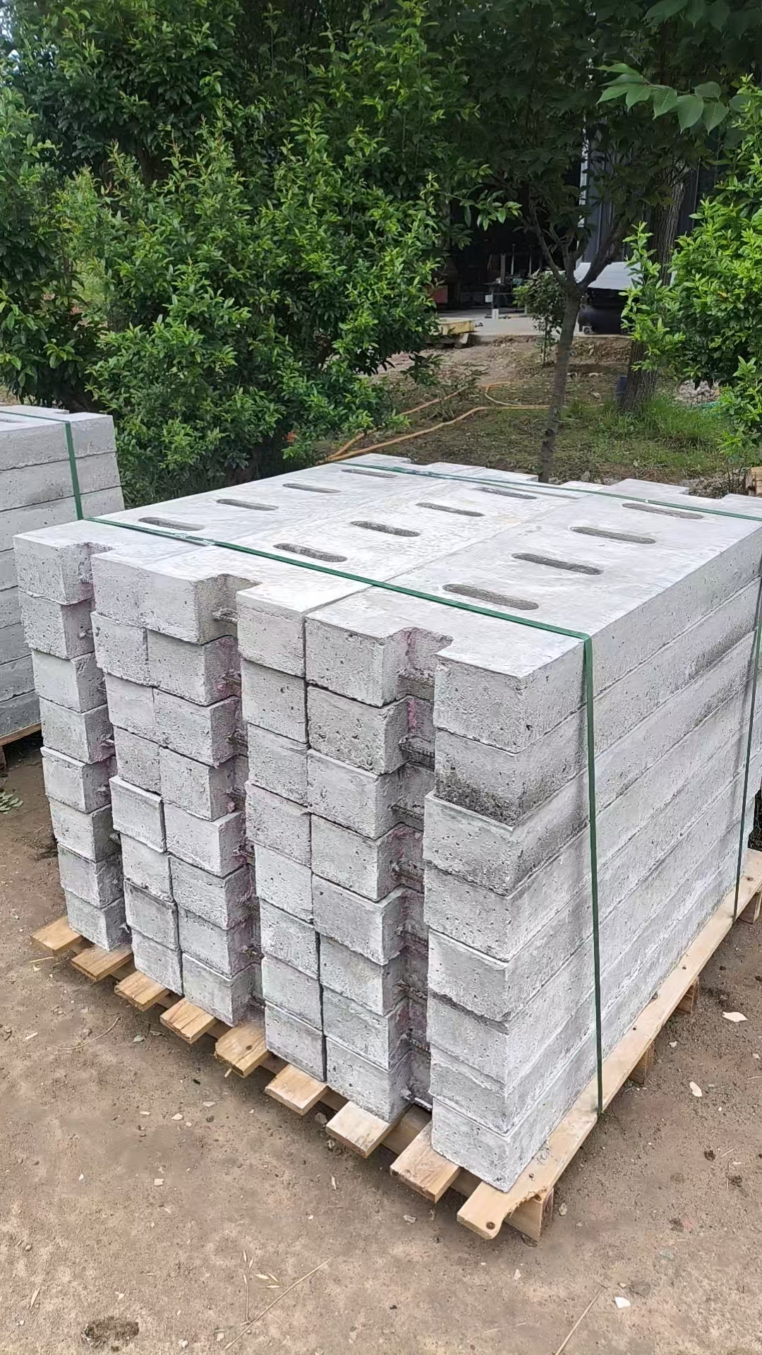 混凝土电力盖板施工现场应用